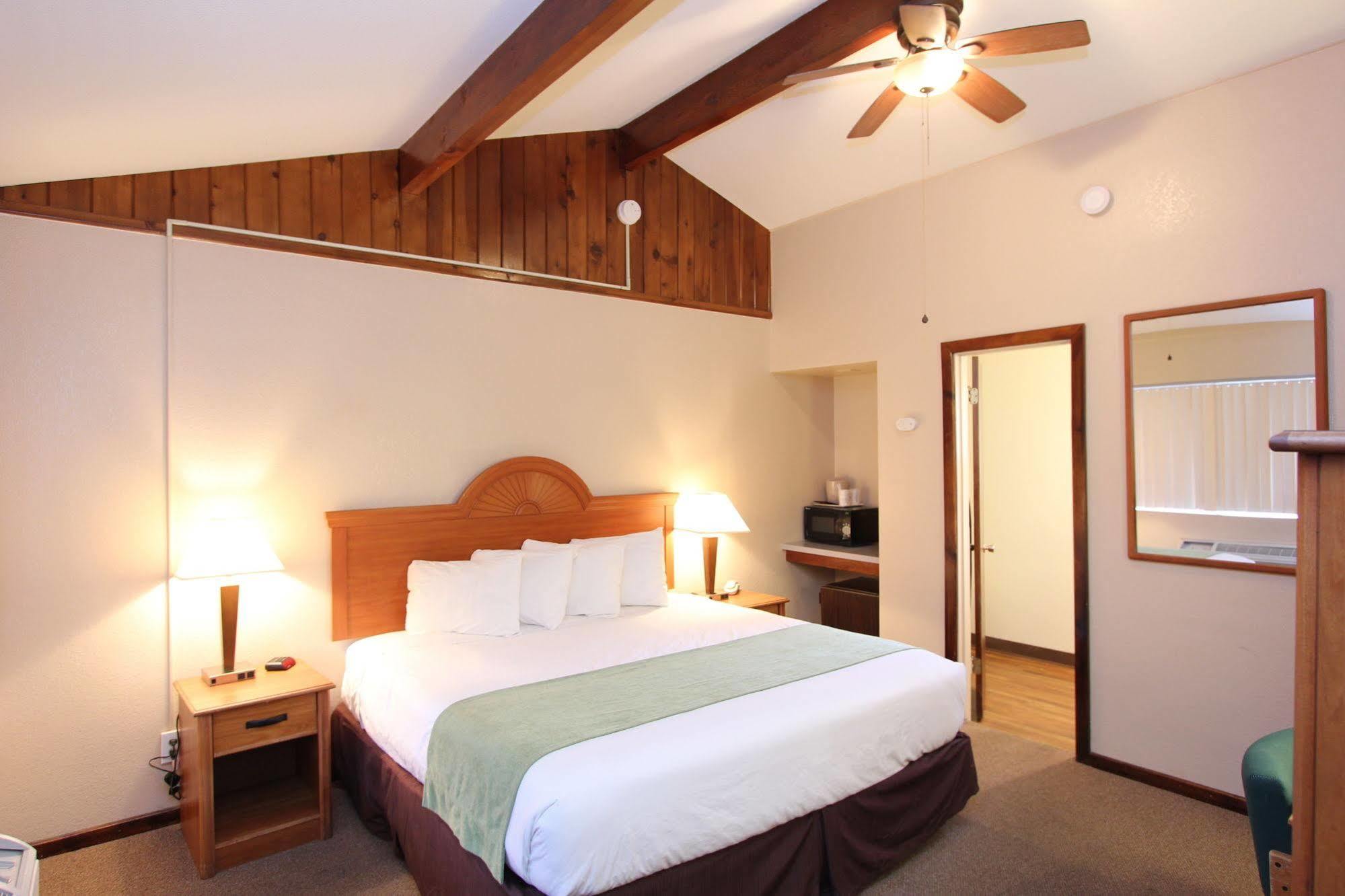Oakhurst Lodge Экстерьер фото